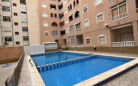 Cozy Apartment 5 Mins To Beach