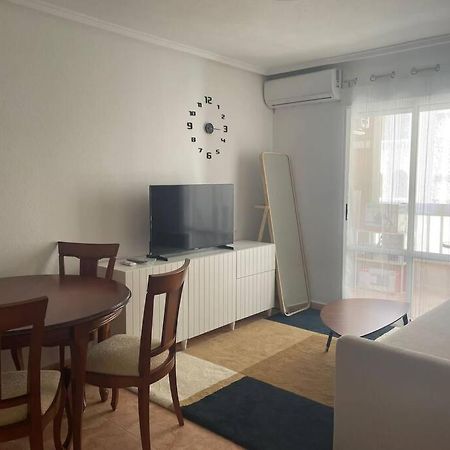 Cozy Apartment 5 Mins To Beach Torrevieja Exterior photo