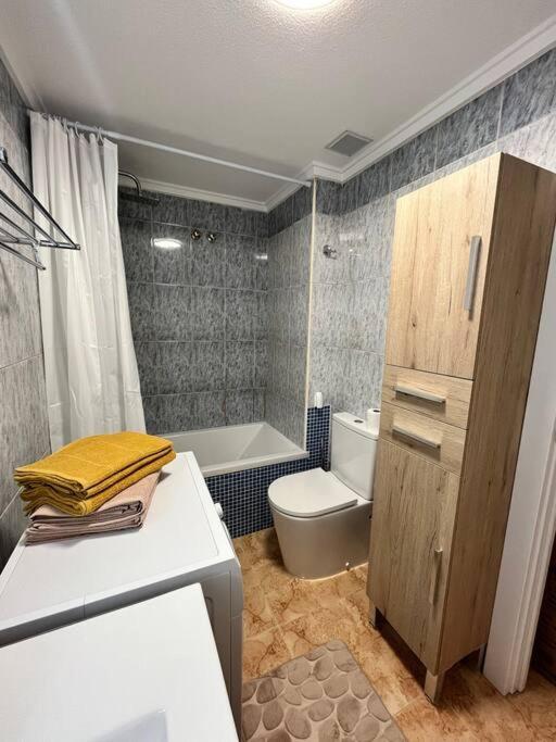 Cozy Apartment 5 Mins To Beach Torrevieja Exterior photo